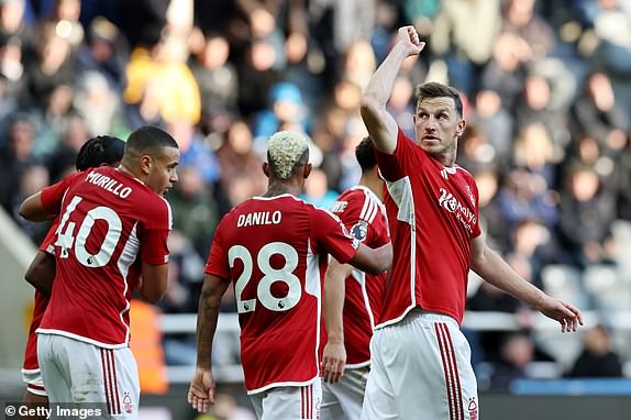NEWCASTLE UPON TYNE, ENGLAND - DECEMBER 26: Chris Wood of Nottingham Forest celebrates after scoring their sides first goal during the Premier League match between Newcastle United and Nottingham Forest at St. James Park on December 26, 2023 in Newcastle upon Tyne, England. (Photo by Ian MacNicol/Getty Images)