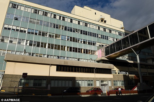 Ein kleines Kind kämpft im Royal Hobart Hospital mit „verdächtigen“ Verletzungen um sein Leben