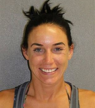Christina Revels-Glick wurde im Juli 2021 verhaftet, weil sie sich am Tybee Beach in Georgia vergnügte