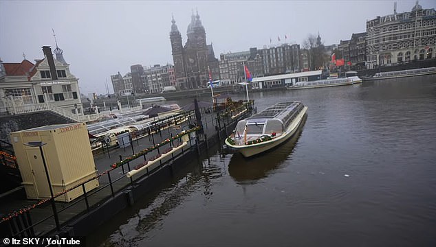 Der YouTuber gab zu, dass Amsterdam an letzter Stelle auf der Liste der Orte stand, an die er umziehen wollte, weil er nicht an „einem anderen belebten Ort“ leben wollte.
