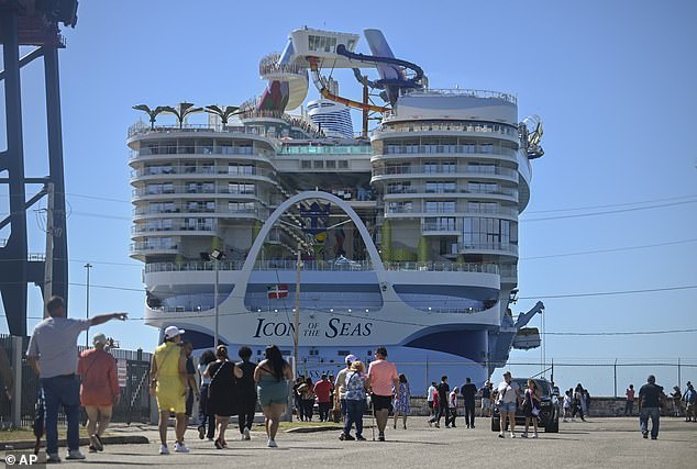 Die erste Kreuzfahrt für zahlende Kunden startet am 27. Januar in Miami, Florida, zu einer siebentägigen Fahrt durch die Karibik