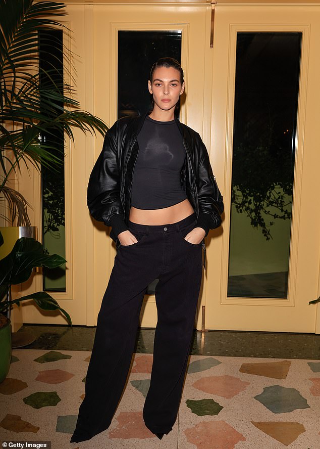 Vittoria ist zu einem gefragten Werbegesicht geworden und hat Kampagnen für Marken wie Chanel, Prada, Dolce & Gabbana und Moschino moderiert (Bild am 2. Dezember in West Hollywood).