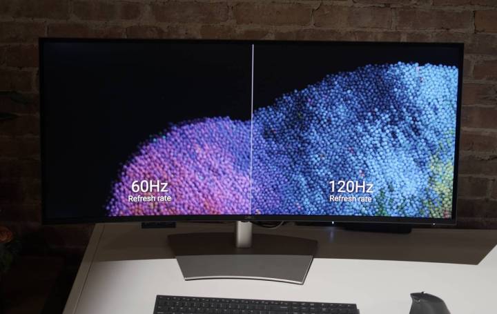 Ein Dell UltraSharp-Monitor, der den Unterschied zwischen 60 Hz und 120 Hz zeigt.