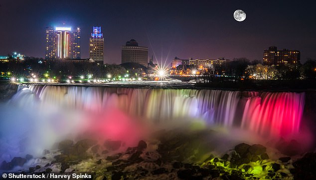 Ein weiteres Reiseziel, das unter Redditoren eine Debatte ausgelöst hat, sind die Niagarafälle in New York
