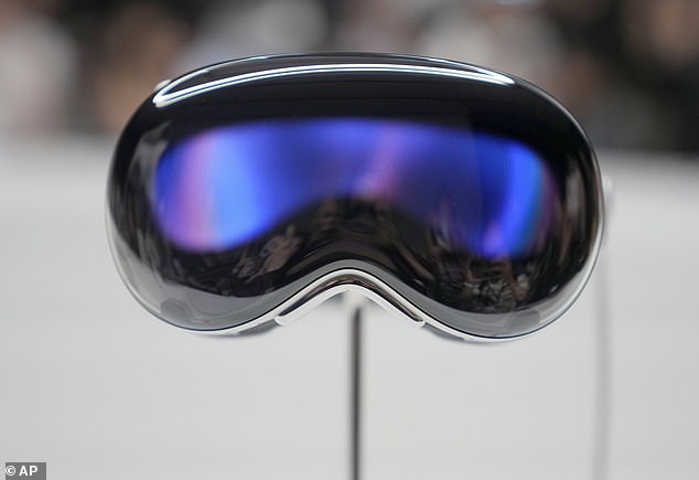 Apple's first ever mixed reality headset - Visison Pro - lets wearers choose apps with their eyes