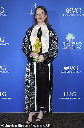 Emma Stone erhielt für ihre Arbeit in „Poor Things“ eine der begehrtesten Auszeichnungen – den Desert Palm Achievement Award