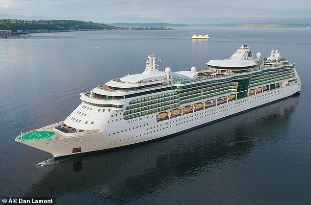 Die Royal Caribbean Ultimate World Cruise ist eine 274-Nächte-Reise, die mehr als 60 Länder besucht und bei der die Passagiere 11 Weltwunder sehen