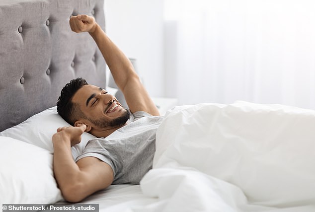 Das Schlafen in einem kalten Raum hilft Ihrem Körper, ausreichend Melatonin freizusetzen, und verhindert, dass Cortisol ansteigt und Sie aufweckt, was zu einem viel tieferen Schlaf im Winter beiträgt (Foto: Shutterstock)
