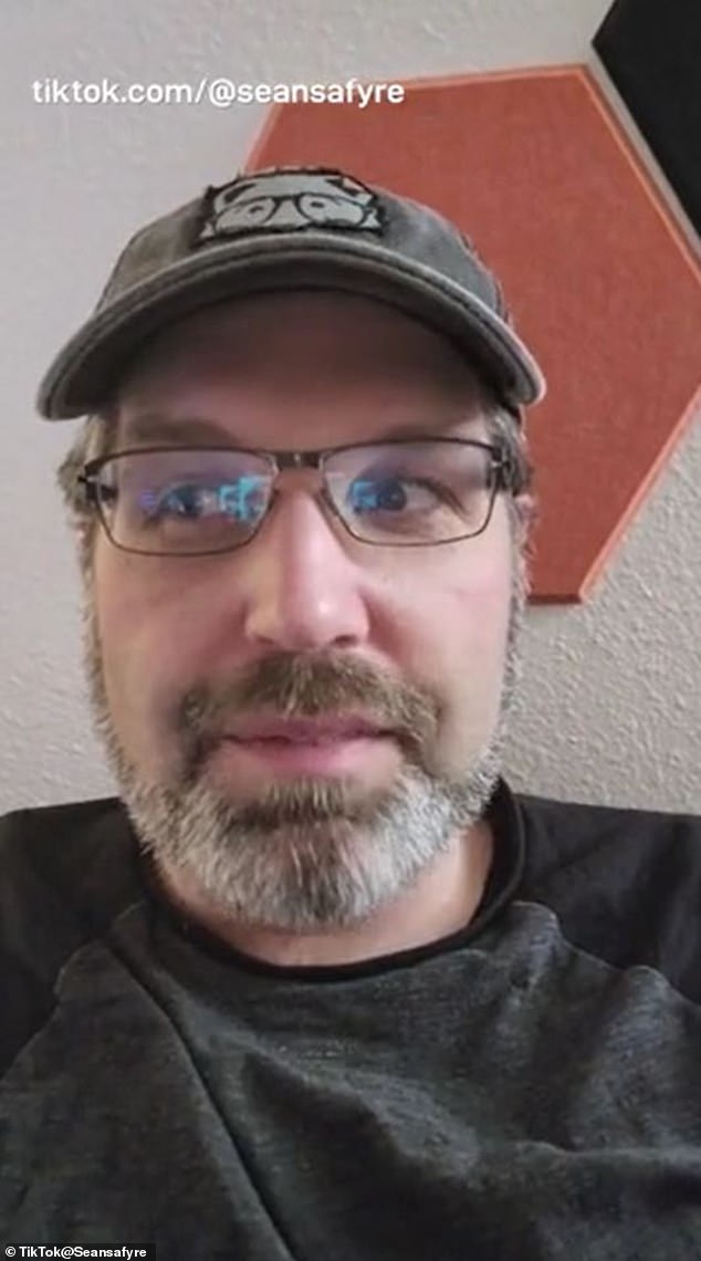 Der in Washington lebende Sean Bates fand das iPhone in einem Busch in der Nähe von Portland, Oregon, wo das Flugzeug startete.