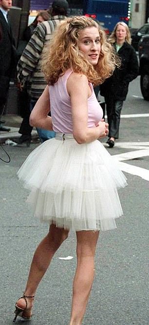 Sarah Jessica Parkers „Sex In The City“-Vorspann-Tutu (im Bild), das 1997 von der Kostümdesignerin der Show, Patricia Field, angefertigt wurde, konnte 9.600 £ einbringen