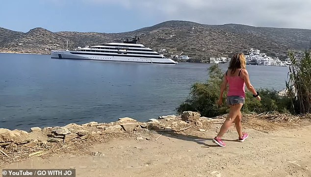 Dank der kleineren Größe des Schiffes konnte Jo Teile Griechenlands wie die hier abgebildete Kykladeninsel Amorgos besuchen