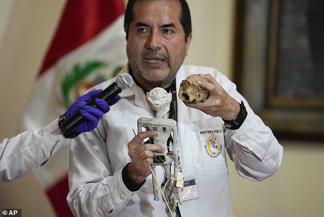Die peruanische Staatsanwaltschaft weiß immer noch nicht, wer der beabsichtigte Empfänger der Puppen ist