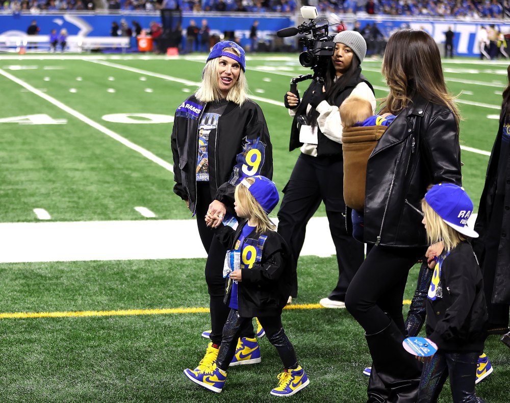 Kelly Stafford ruft die Fans zur Rede, die sie und Matthew Staffords Kinder beim Spiel der Rams and Lions ausgebuht haben
