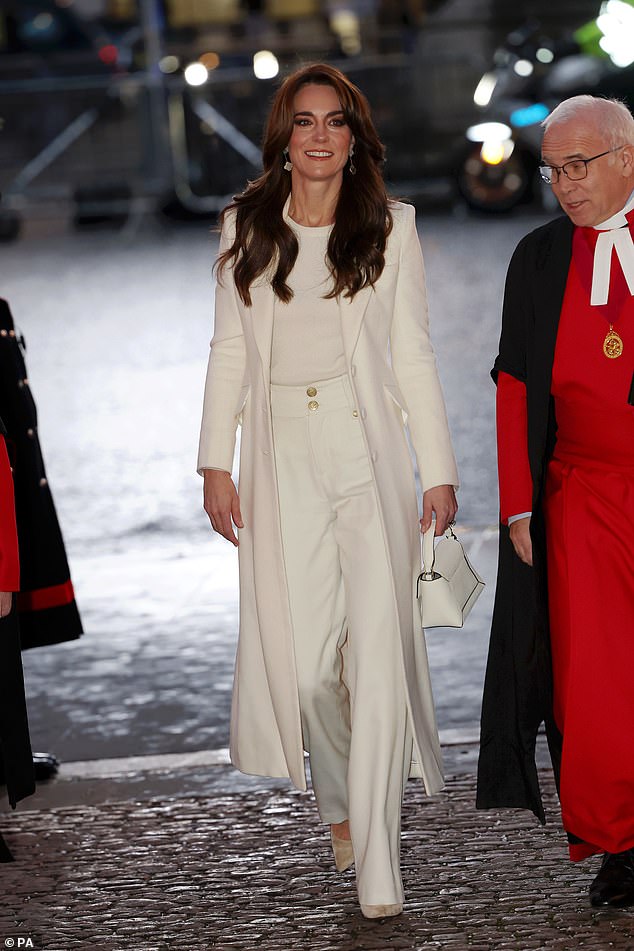 Kate kommt am 8. Dezember letzten Jahres zum königlichen Weihnachtsliedkonzert in der Westminster Abbey