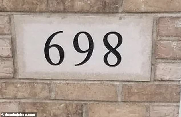 Ups!  Als ein Mann nach Hause kam, stellte er fest, dass die Bauarbeiter die Nummer seines Hauses verkehrt herum angebracht hatten
