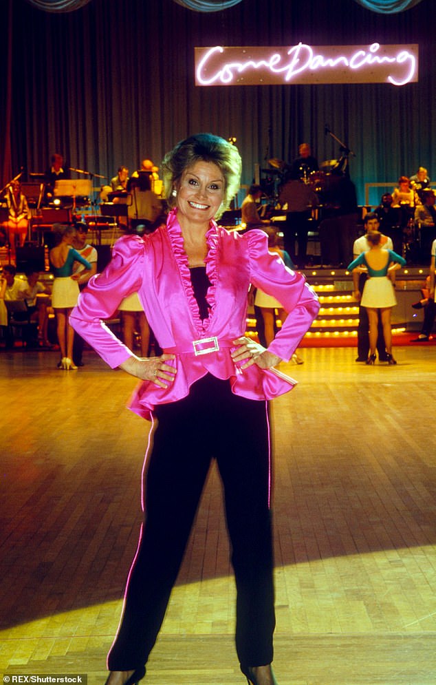 Angela moderierte zuvor Come Dancing, auf dem Strictly basiert (Bild 1988).