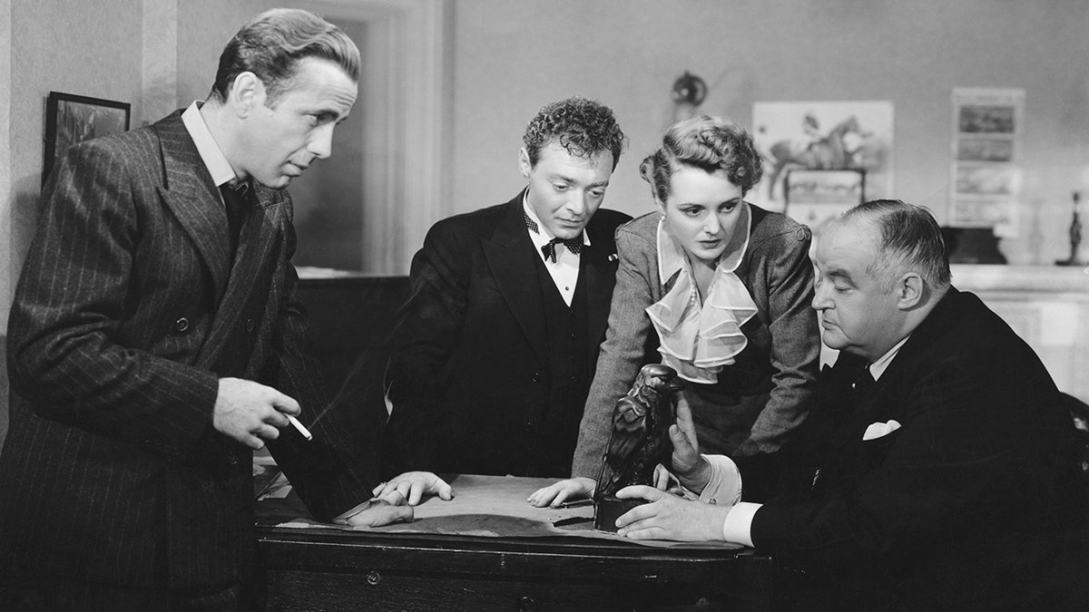 Humphrey Bogart, Peter Lorre, Mary Astor und Sydney Greenstreet in The Maltese Falcon