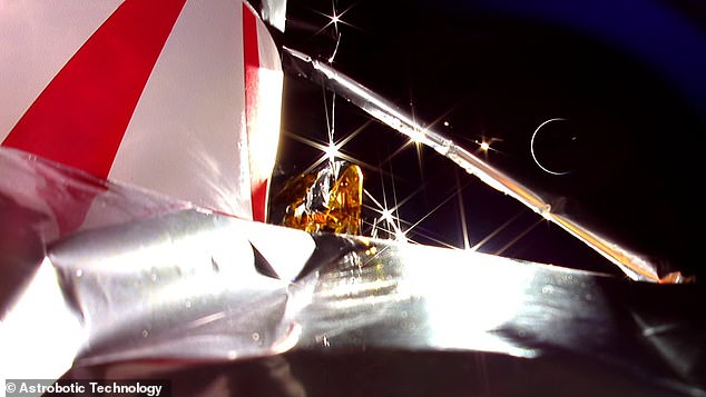 Peregrines unheimliches letztes Wiedereintrittsbild (oben) zeigt eine verfinsterte „Erde“, die in der Leere des Weltraums schimmert.  Es wurde vom Hersteller der Peregrine-Sonde, dem NASA-Auftragnehmer Astrobotic, auf X gepostet