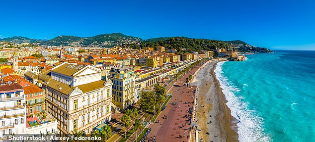 Laut der Wizz Air-Studie waren 60 Prozent der Bewertungen für Alleinreisende in der französischen Stadt Nizza Fünf-Sterne-Bewertungen