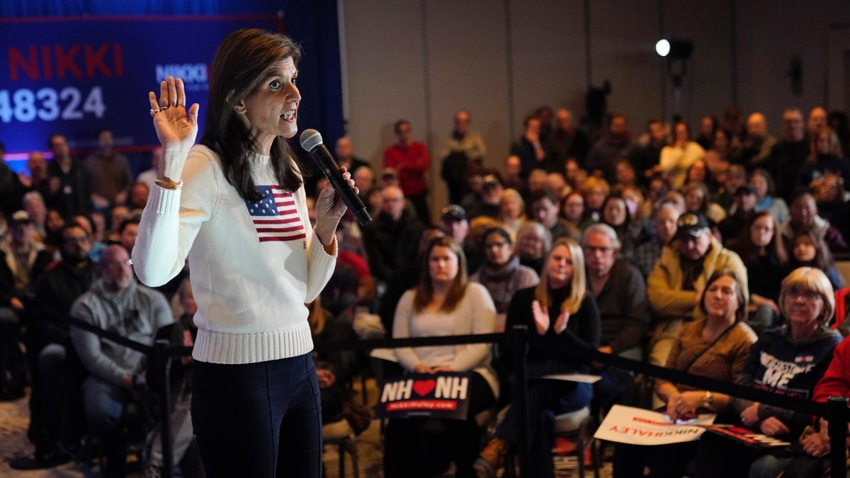 Nikki Haley führt den Wahlkampf in Nashua, New Hampshire, vor den Präsidentschaftsvorwahlen der GOP