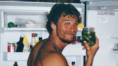 Matthew McConaughey Nude Pickles Kühlschrank