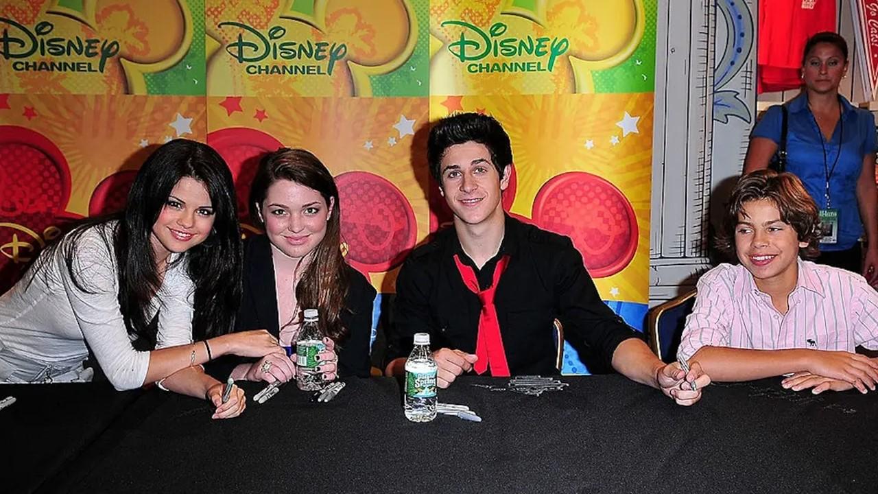 Die Darsteller von „Die Zauberer vom Waverly Place“ besuchen am 6. September 2008 die Welt von Disney 