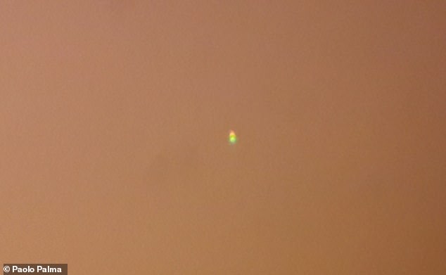 Der Fotograf Paolo Palma hat dieses Foto aufgenommen, auf dem die Venus im Jahr 2018 das grüne Licht am Himmel über Rom ausstrahlt