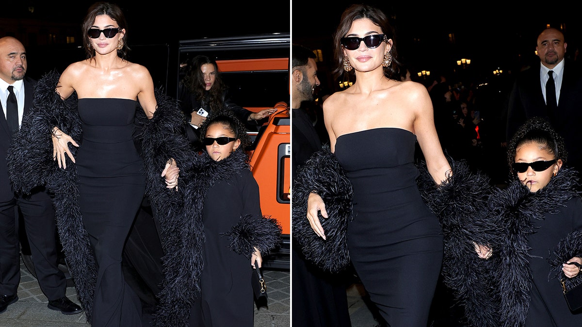 Kylie Jenner und Stormi auf der Paris Fashion Week