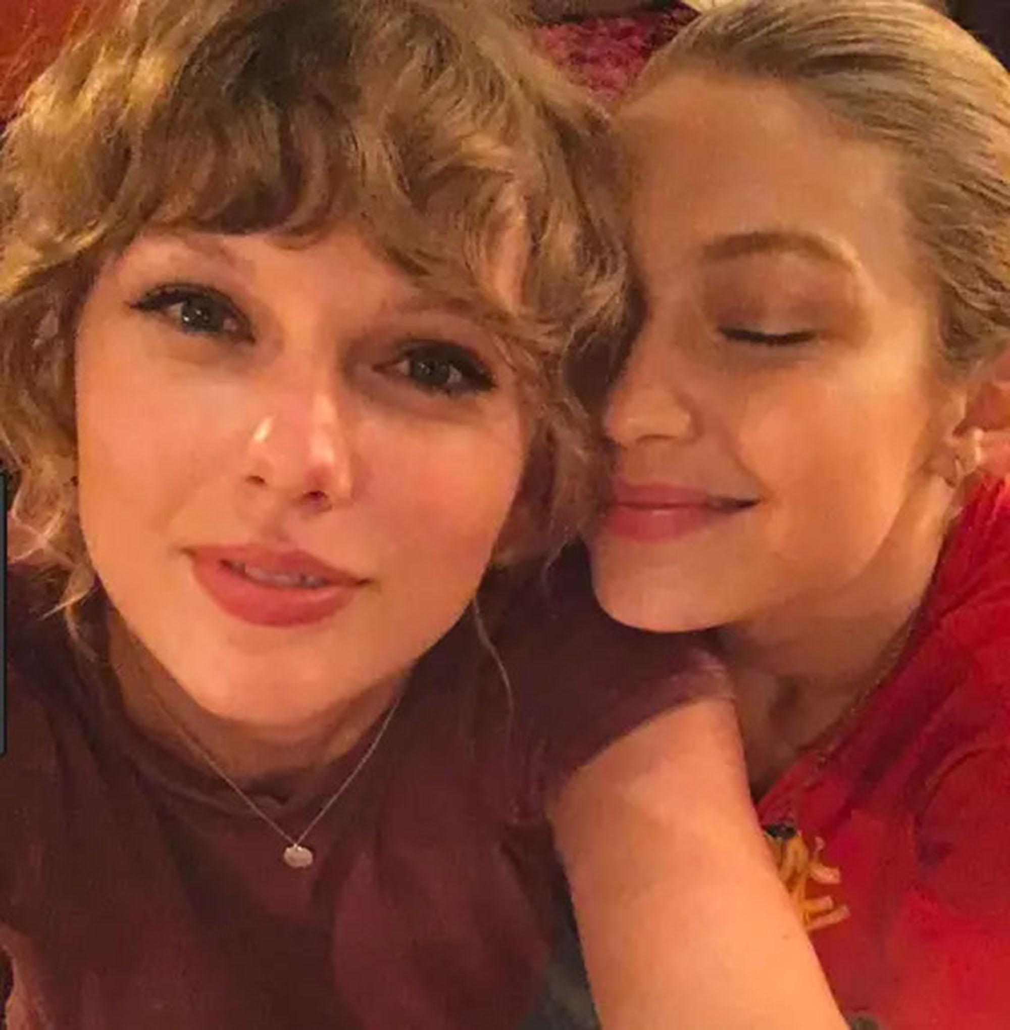 Selfie von Taylor Swift und Gigi Hadid
