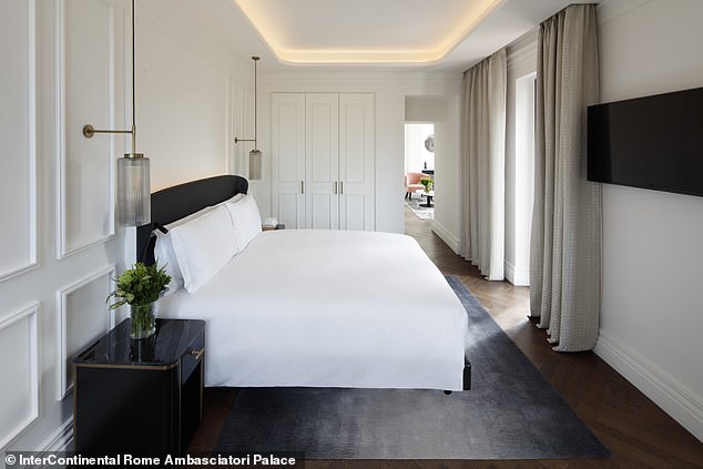 Ian Walker checkte im Fünf-Sterne-Hotel InterContinental Rome Ambasciatori Palace ein.  Im Bild: Eine Suite mit einem Schlafzimmer