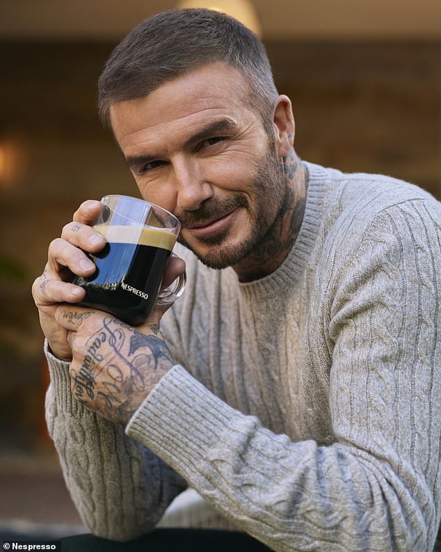 David Beckham, 48, machte eine höfliche Figur in einer stilvollen neuen Nespresso, die er am Montag auf seinem Instagram teilte