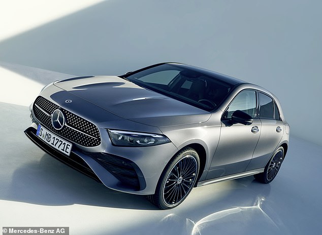 Das neueste Fließheck der Mercedes-Benz A-Klasse belegte den zweiten Platz in der Liste der schnellen Verkäufer.  Gebrauchte Exemplare des Benzin-Hybrids wurden im Jahr 2023 durchschnittlich innerhalb von 14 Tagen verkauft
