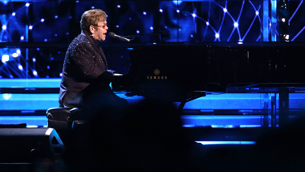 Elton John tritt in New York auf