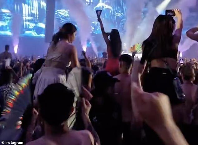 Sieben Menschen kämpfen im künstlichen Koma und nach einer Überdosis illegaler Drogen auf einem Tanzmusikfestival in Melbourne um ihr Leben (Bild)