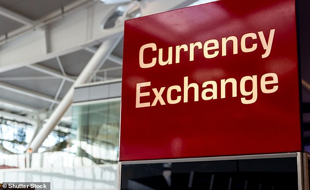 Bargeld ist zurück: Die Zahl der unter 25-Jährigen, die sich bei Reisen ins Ausland für die Verwendung von Fremdwährungen entscheiden, ist gestiegen