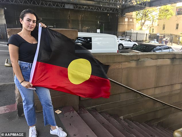 Der 28-Jährige drängt darauf, dass die Aborigine-Flagge das ganze Jahr über auf der Sydney Harbour Bridge gehisst wird (im Bild: Frau Toka).