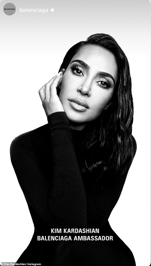 Kim wurde von den Fans verunglimpft, weil sie Botschafterin für Balenciaga wurde, ein Jahr nachdem die Marke wegen einer Anzeige mit Kindern und BDSM-Artikeln kontrovers diskutiert wurde