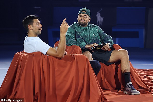 Nick Kyrgios nannte Novak Djokovic (letzte Woche zusammen abgebildet) nicht mehr nur ein „Werkzeug“, sondern teilte Memes mit der Nummer 1 der Welt