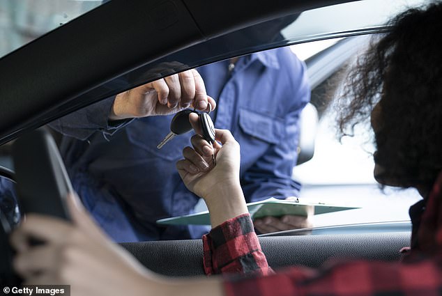 Sexismus: Sechs von zehn Autofahrerinnen haben Angst davor, einen Mechaniker aufzusuchen