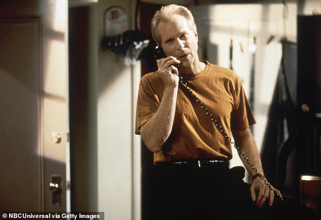 Seinfeld-Star Peter Crombie starb am Mittwoch im Alter von 71 Jahren an einer unbekannten Krankheit, berichtete TMZ;  1992 in der Show zu sehen
