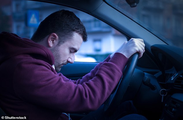 Autofahren als Parasomnie unterscheidet sich von Menschen, die im wachen Zustand in ein Auto einsteigen und am Steuer einschlafen (Aktenfoto)