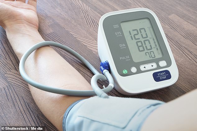 Eine britische Studie mit mehr als einer Million Messwerten ergab, dass Schwankungen des Blutdrucks ein wichtiger Prädiktor für das Herzinfarkt- und Schlaganfallrisiko sind.  Bei Patienten mit schwankenden Messwerten besteht möglicherweise ein höheres Risiko für ein „kardiovaskuläres Ereignis“ als bei Patienten mit hohem, aber gleichbleibendem Blutdruck, der mit Medikamenten unter Kontrolle gehalten wird