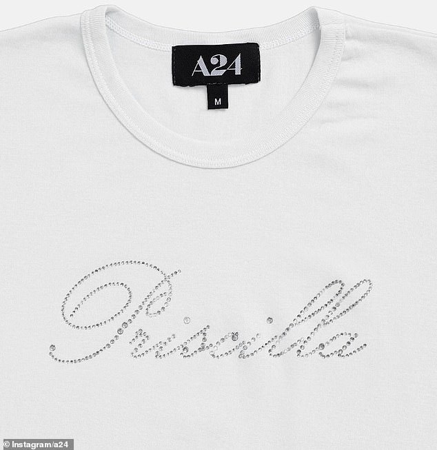 A24 brachte zur Feier des neuen Films auch ein diamantbesetztes Priscilla-Baby-T-Shirt heraus, das innerhalb von Minuten ausverkauft war