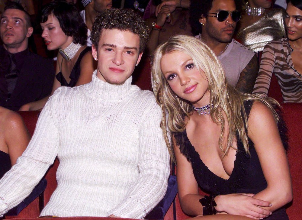 Justin Timberlake versucht, sich während der „Music Return 691“-Diskussion von Britney Spears nicht unterkriegen zu lassen