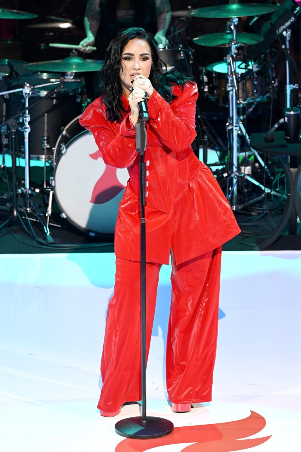 Demi Lovato beim Red Dress Concert