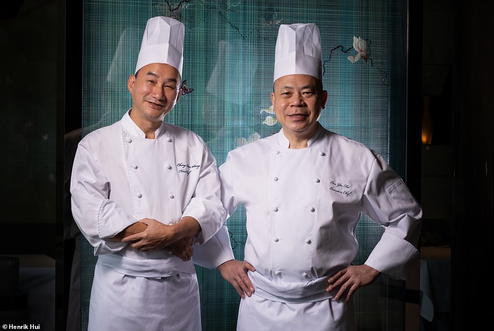 Der Küchenchef des Restaurants Lau Yiu-fai (rechts) und Chefkoch Cheng Man-sang (links)