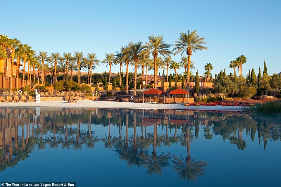 Das Hotel, das am Ufer des Lake Las Vegas liegt, hat Zugang zum Strand und wird Reids Spielern helfen, Ablenkungen zu vermeiden