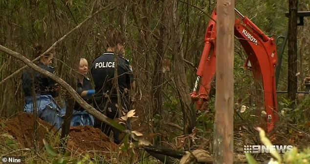 Die Polizei durchsucht das Numinbah-Tal im Hinterland der Gold Coast nach Linda Sidons sterblichen Überresten, doch das einsame Buschgrab, das ihr Sohn Daniel für sie ausgehoben hat, bleibt bis heute ein Geheimnis