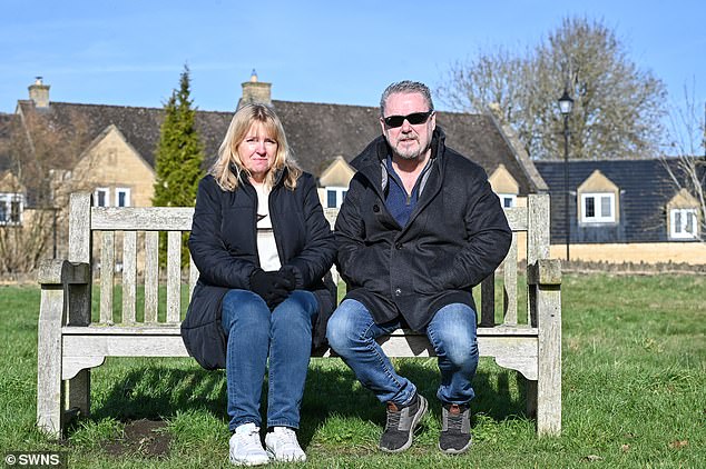 Tim und Becky Wootton (im Bild), die seit 11 Jahren in Chadlington leben, sagten, Clarkson rede vernünftig