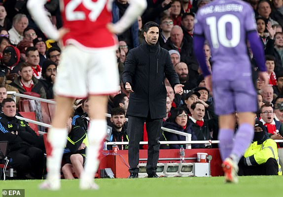 epa11126719 Arsenal manager Mikel Arteta gestures on the touchline during the English Premier League match between Arsenal FC and Liverpool FC, in London, Britain, 04 February 2024.  EPA/ANDY RAIN EDITORIAL USE ONLY. No use with unauthorized audio, video, data, fixture lists, club/league logos, 'live' services or NFTs. Online in-match use limited to 120 images, no video emulation. No use in betting, games or single club/league/player publications.
